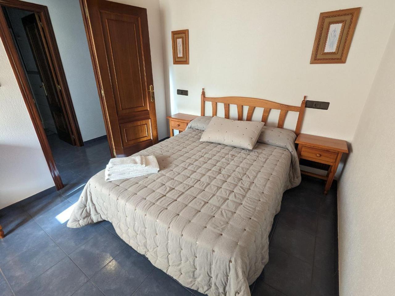 Vivienda Turistica Vacacional Maricarmen Hotell Arou Exteriör bild