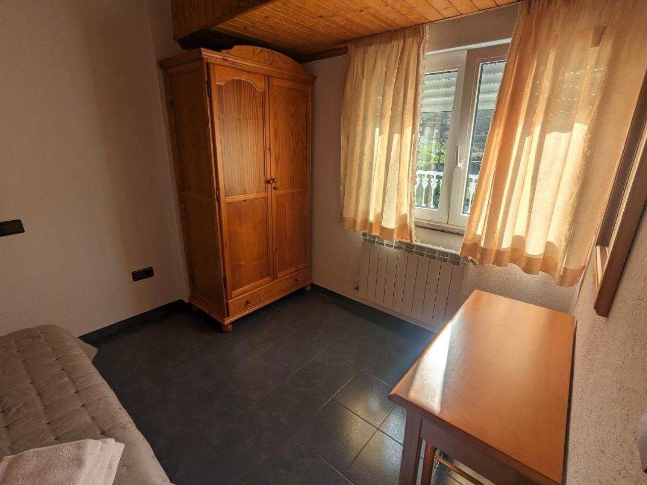 Vivienda Turistica Vacacional Maricarmen Hotell Arou Exteriör bild