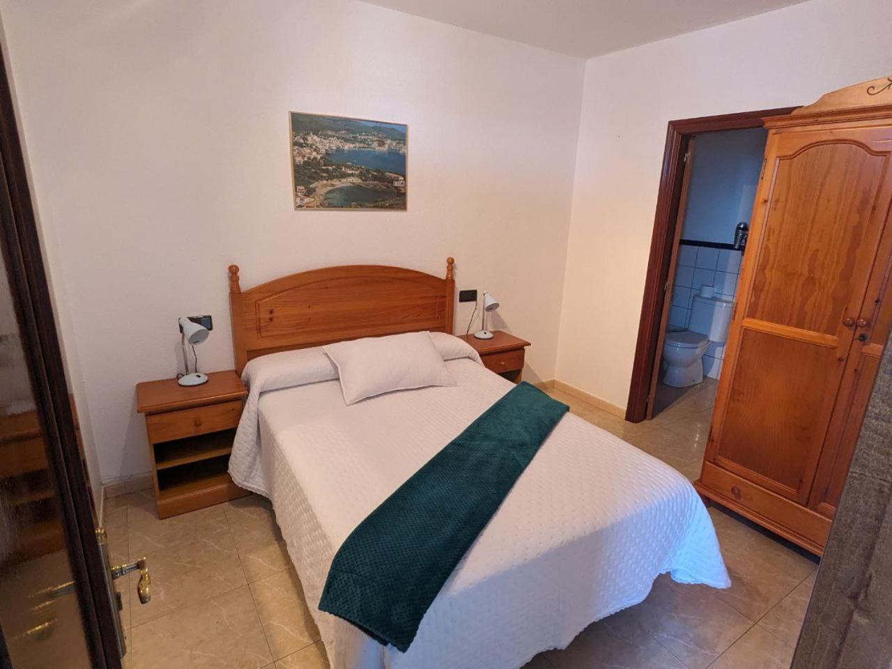 Vivienda Turistica Vacacional Maricarmen Hotell Arou Exteriör bild